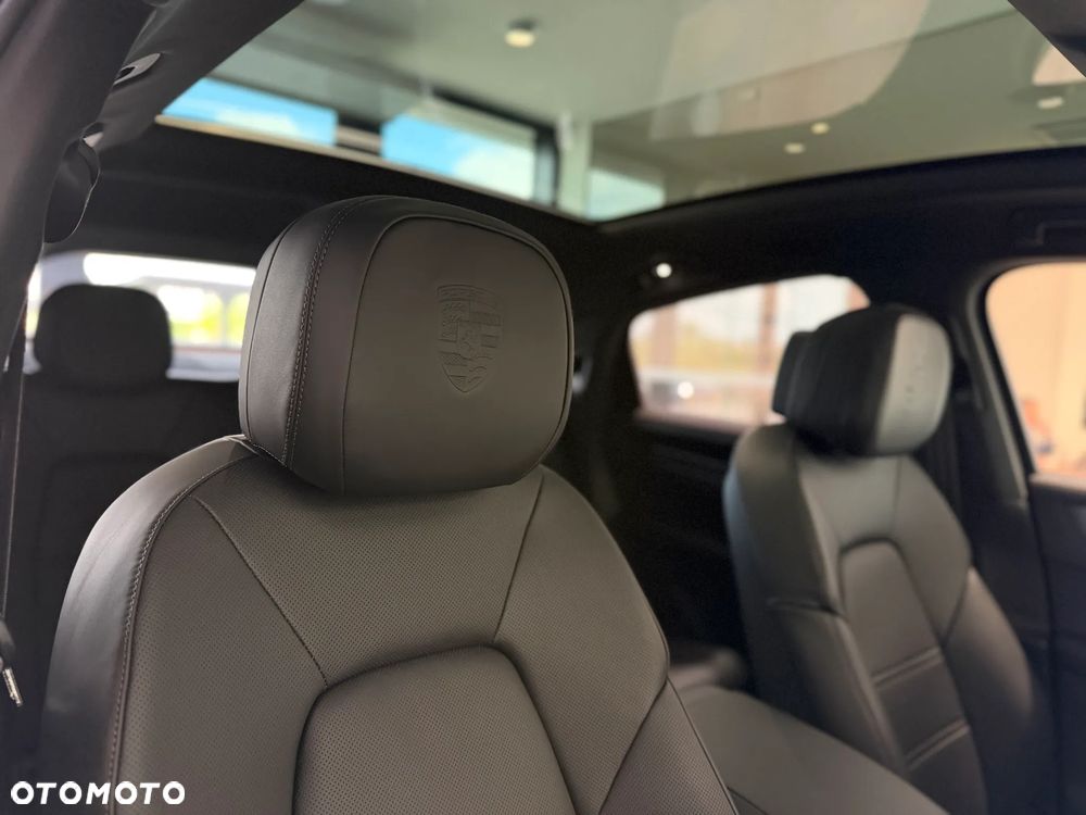 Porsche Cayenne Black Edition - 24