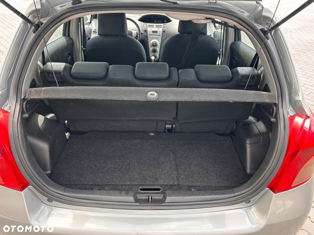 Toyota Yaris 1.3 Sol - 25