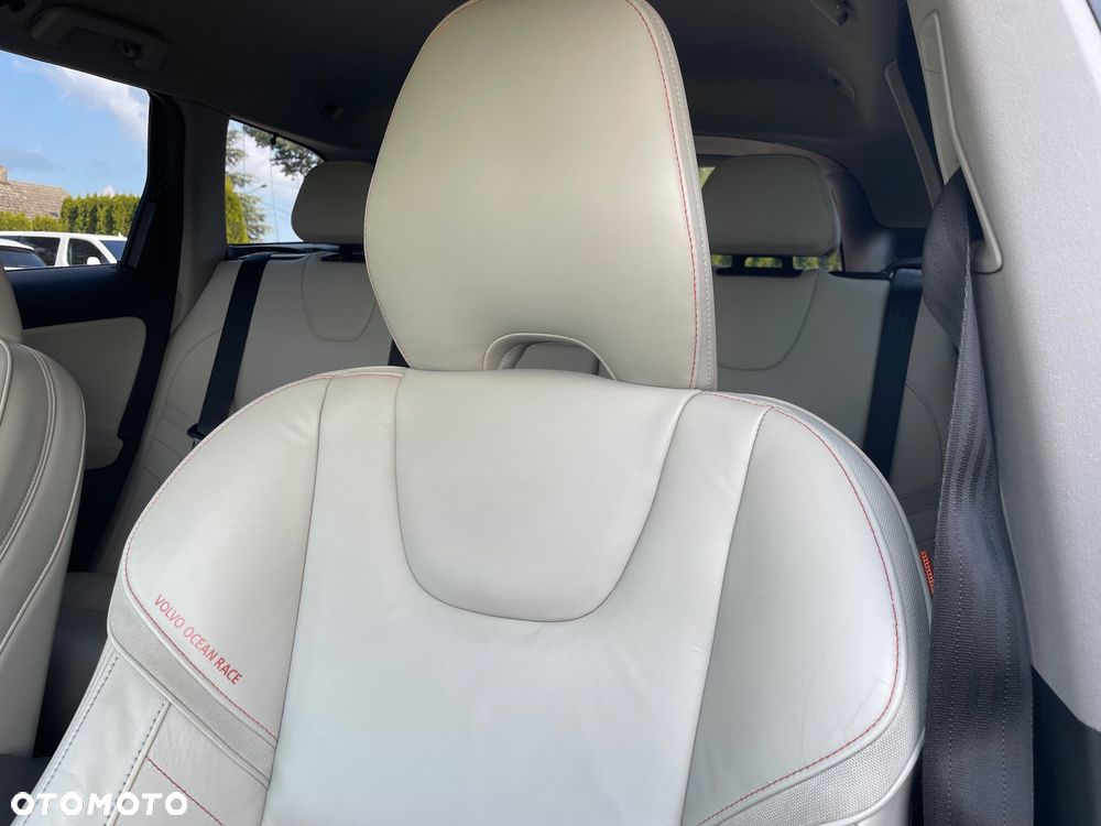 Volvo XC 60 D3 Drive-E Ocean Race - 30