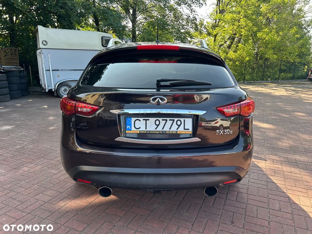Infiniti FX FX30d GT Premium - 23