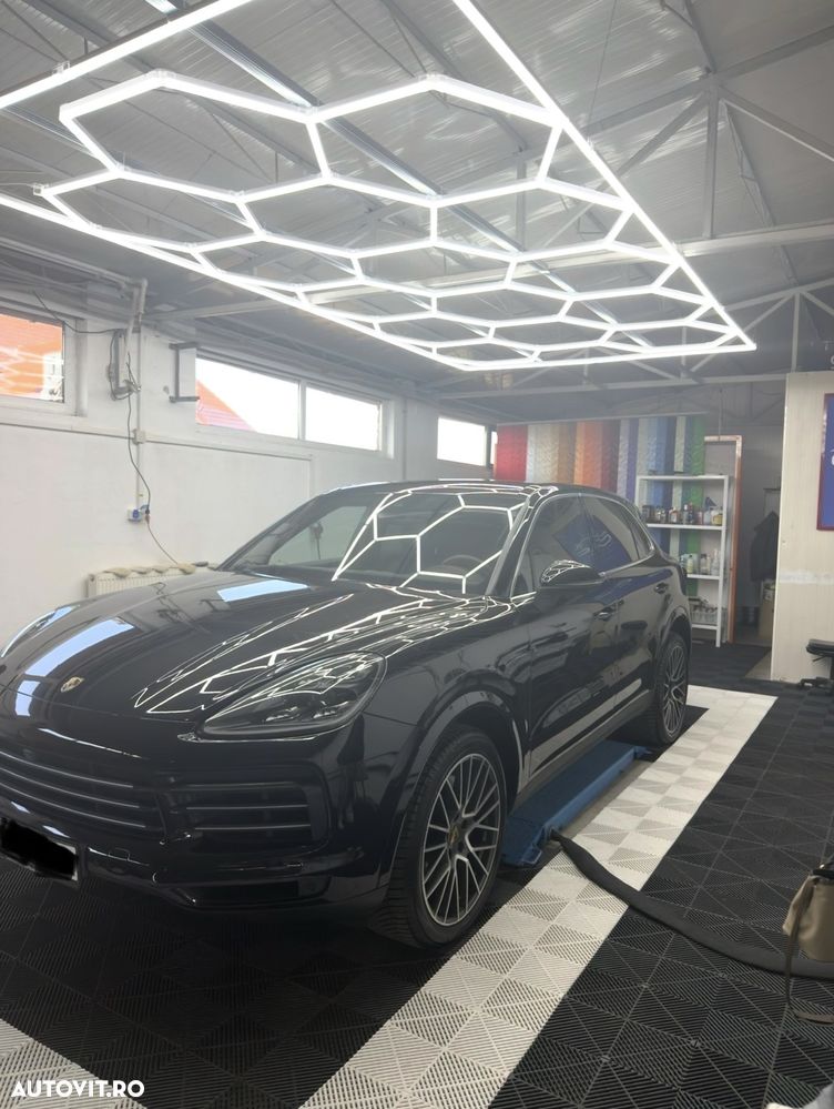 Porsche Cayenne Hybrid 3.0 L S E - 2