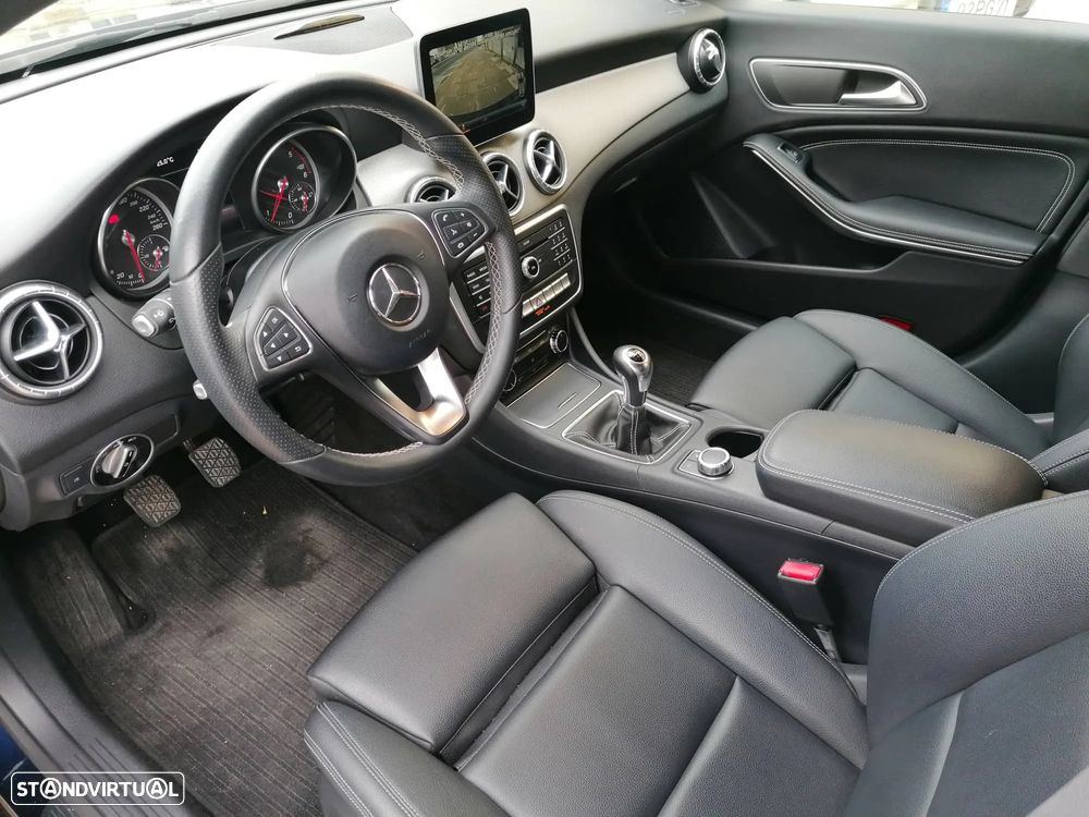 Mercedes-Benz CLA 180 d Shooting Brake Urban - 14