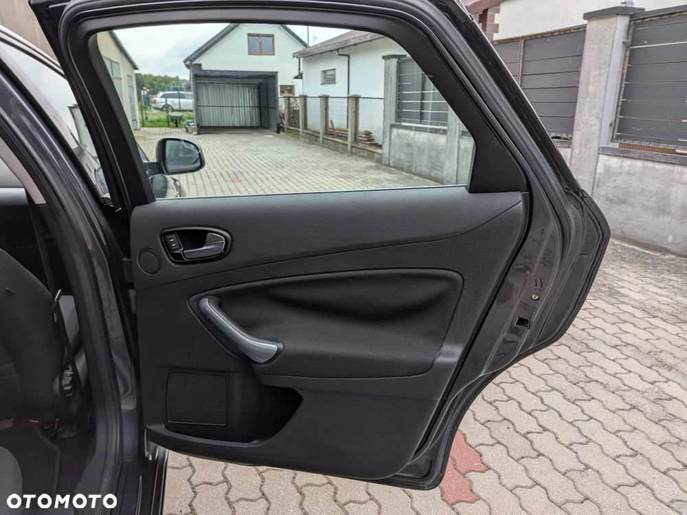 Ford Mondeo 1.8 TDCi Trend - 11
