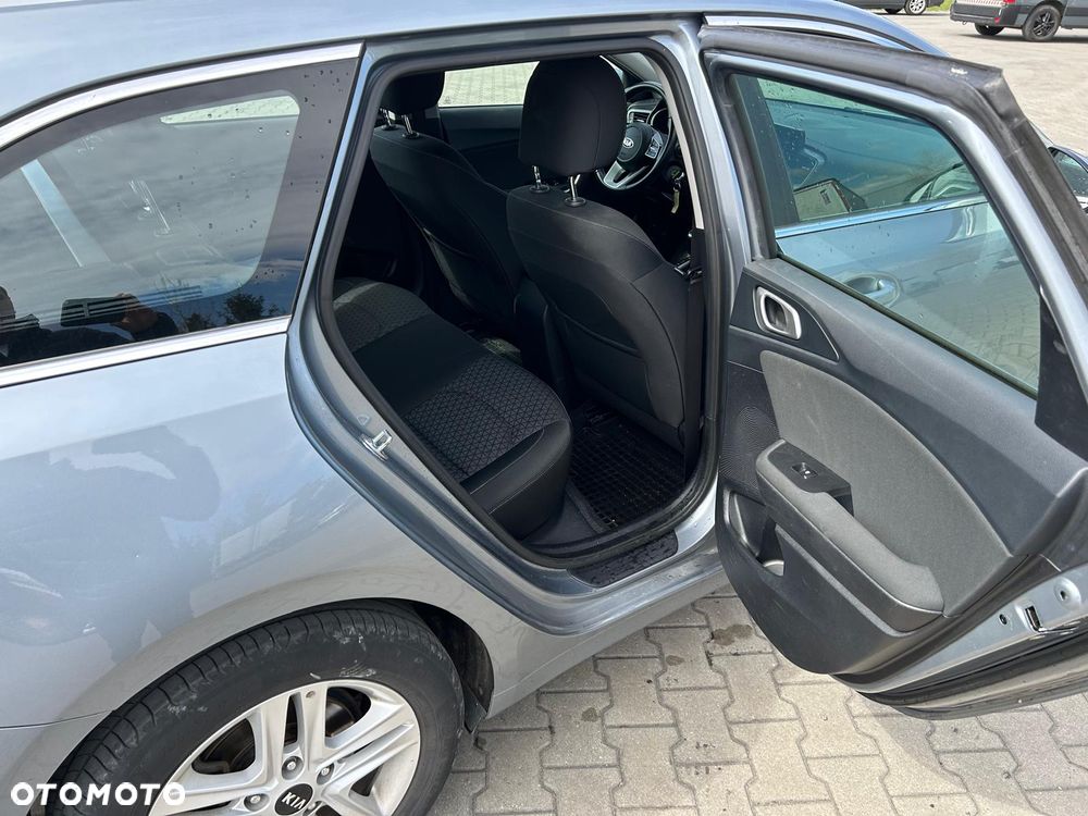 Kia Ceed 1.6 CRDi mHEV M - 13