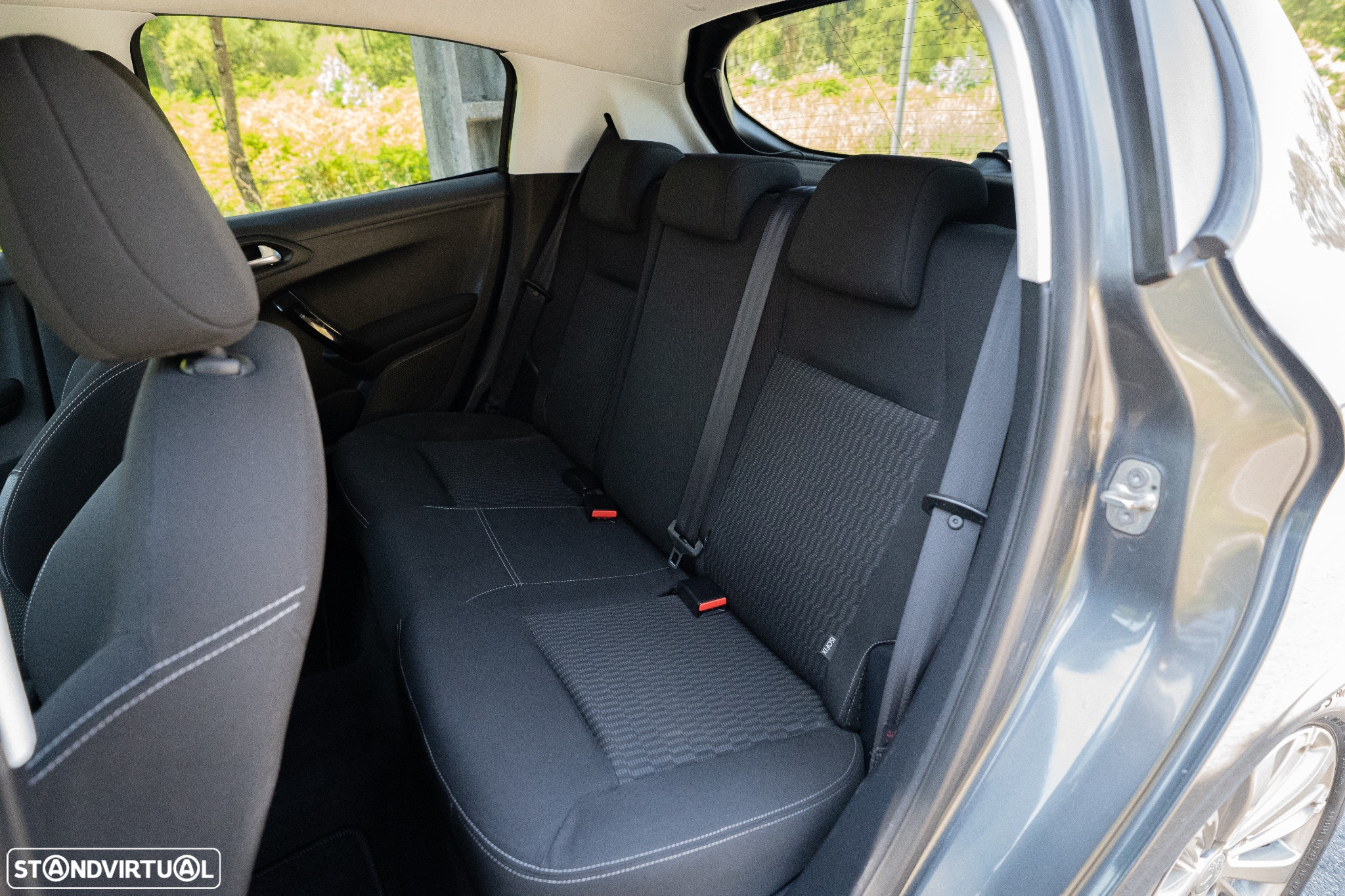 Peugeot 208 1.6 BlueHDi Style - 14