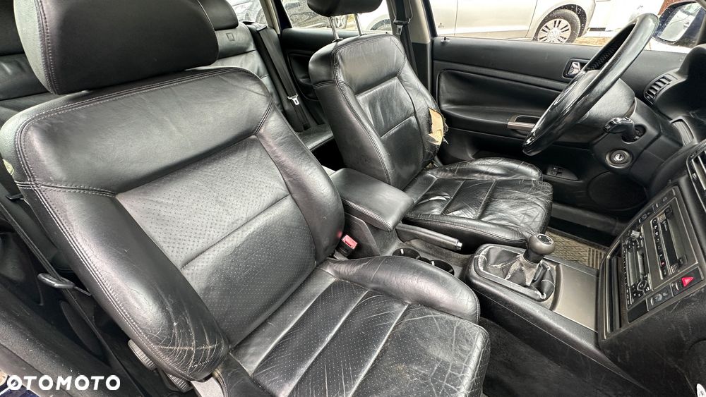 Volkswagen Passat 1.9 TDI Highline - 22