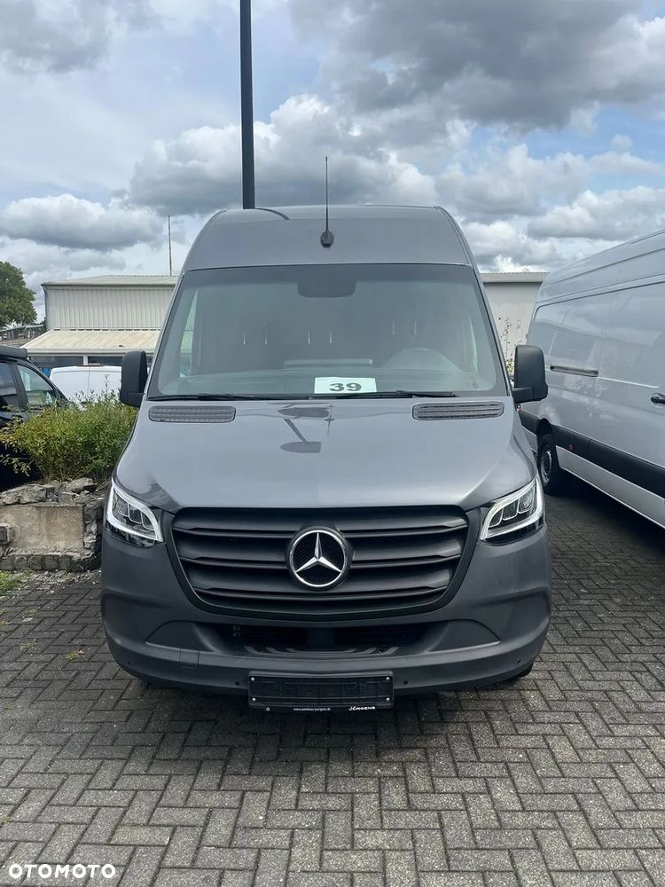 Mercedes-Benz Sprinter - 9