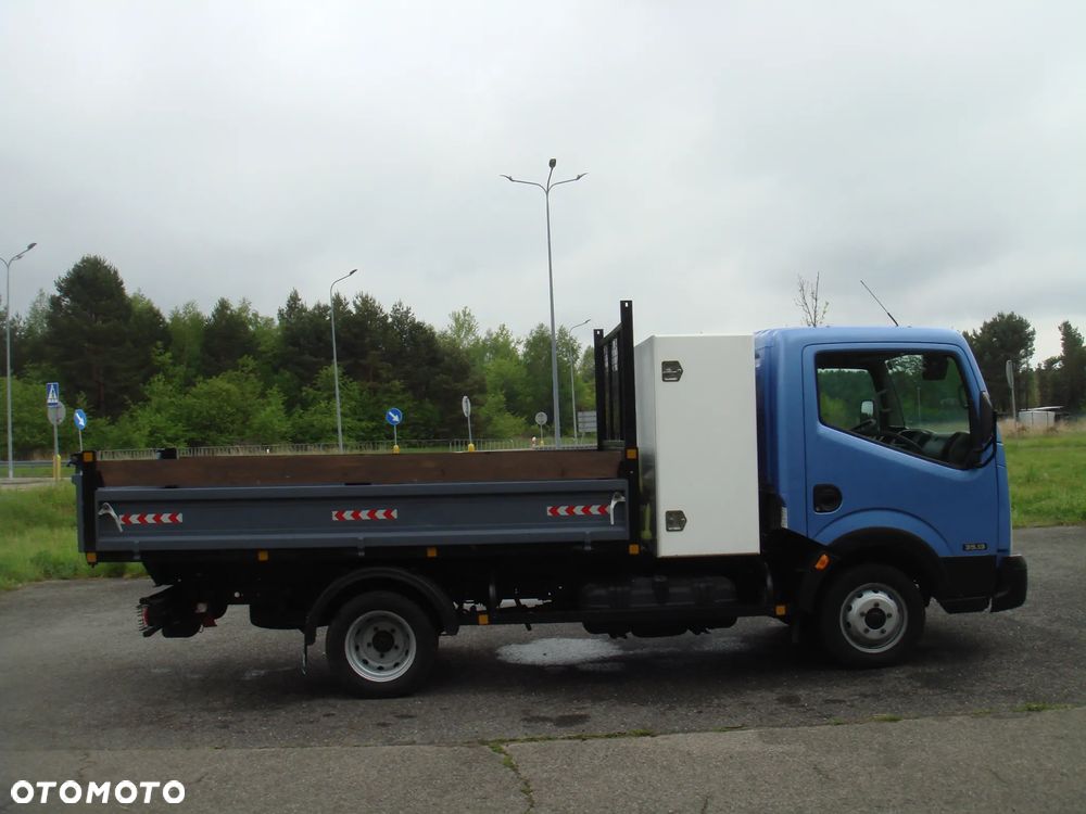 Nissan CABSTAR - 10