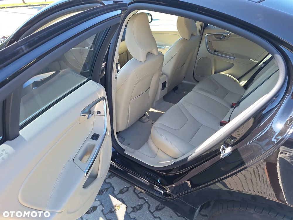 Volvo S60 T3 Summum - 17