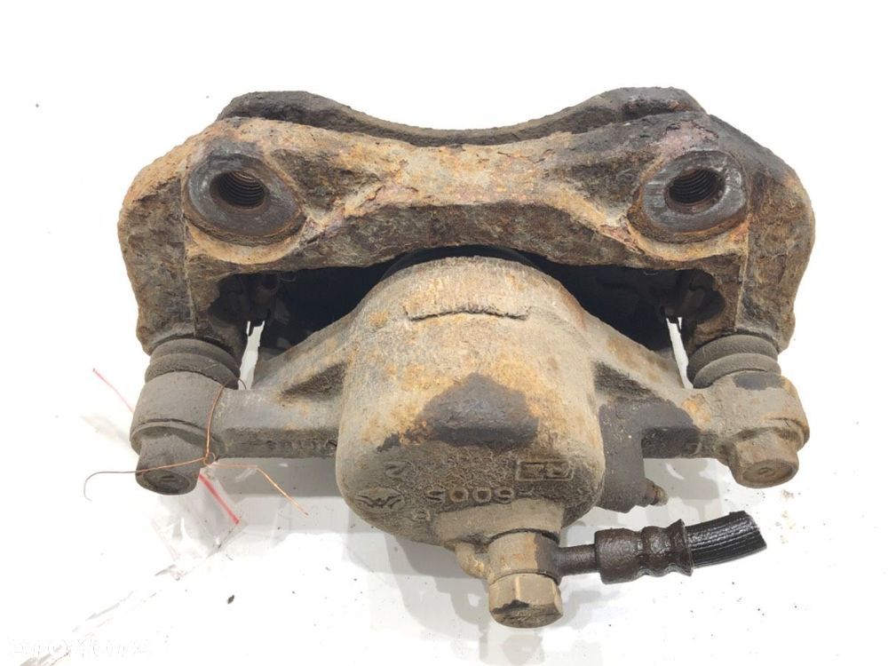 ZACISK PRAWY PRZÓD  ISUZU RODEO samochód terenowy zamknięty 1997 - 2004 3.2 V6 151 kW [205 KM] - 4