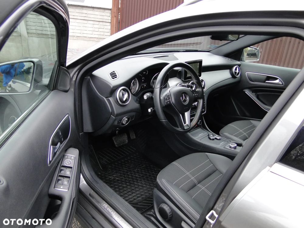 Mercedes-Benz GLA 250 4-Matic - 17