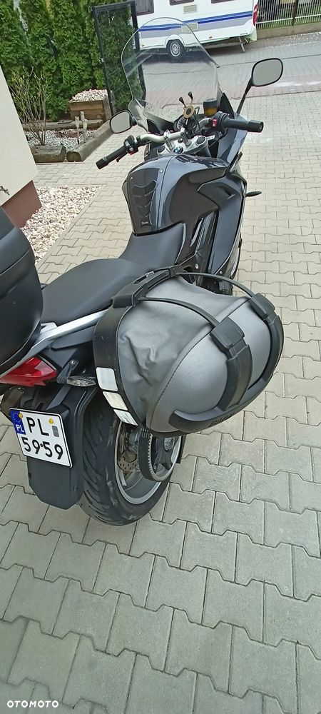 BMW F - 11