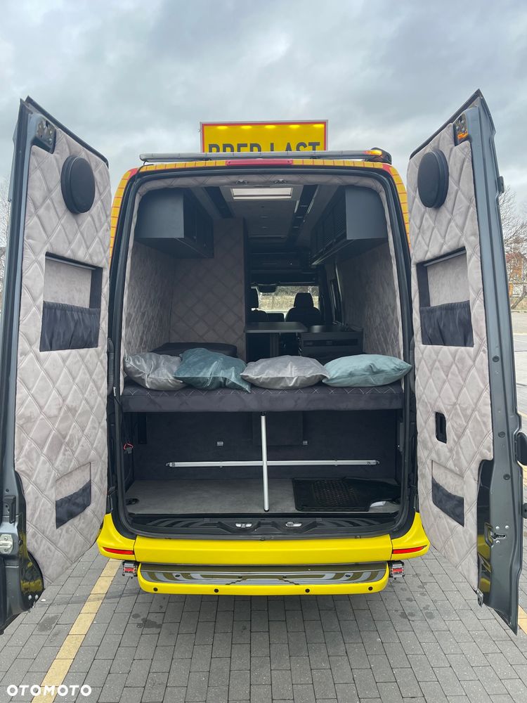 Mercedes-Benz Sprinter - 11
