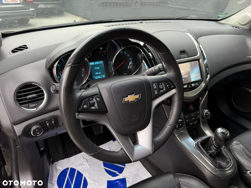 Chevrolet Cruze 1.4 T LTZ - 25