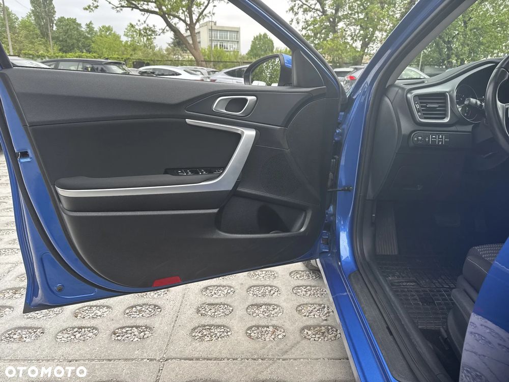 Kia Ceed 1.5 T-GDI M DCT - 11