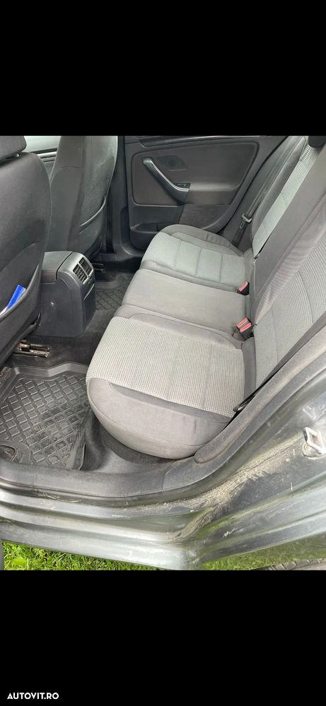 Volkswagen Golf 1.6 TDI BlueMotion Technology DPF Comfortline - 4