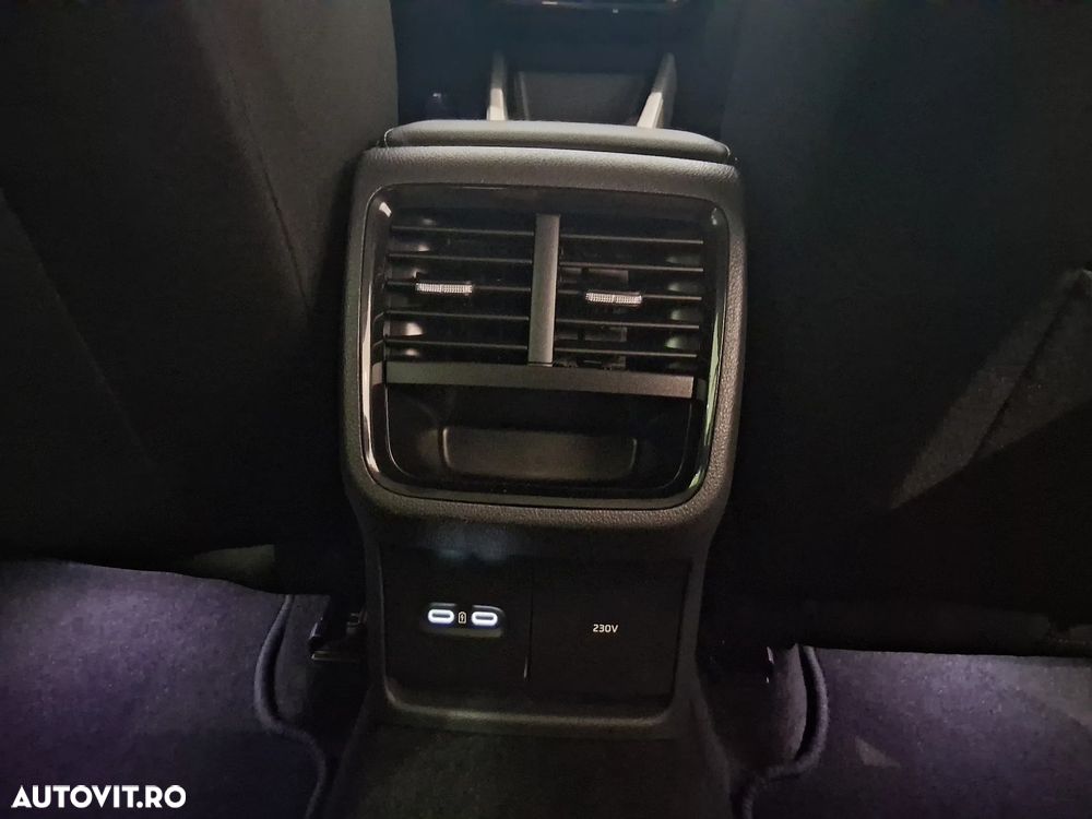 Skoda Octavia 2.0 TDI DSG Ambition - 37