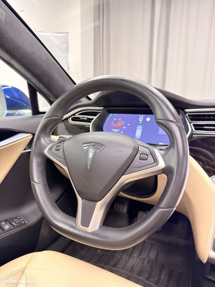 Tesla Model S 90D - 19