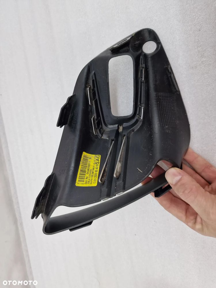 RENAULT CLIO V 5 18- PRAWA KRATKA BOCZNA ZDERZAKA PRZEDNIEGO PRZÓD Z CHROMEM NA PDC , NR 261A26956R , NR AUKCJI D/9 - 6