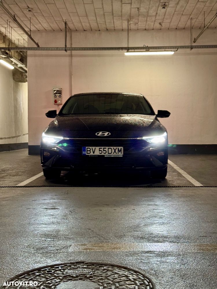 Hyundai Elantra 1.6 l 123 CP CVT Highway - 13