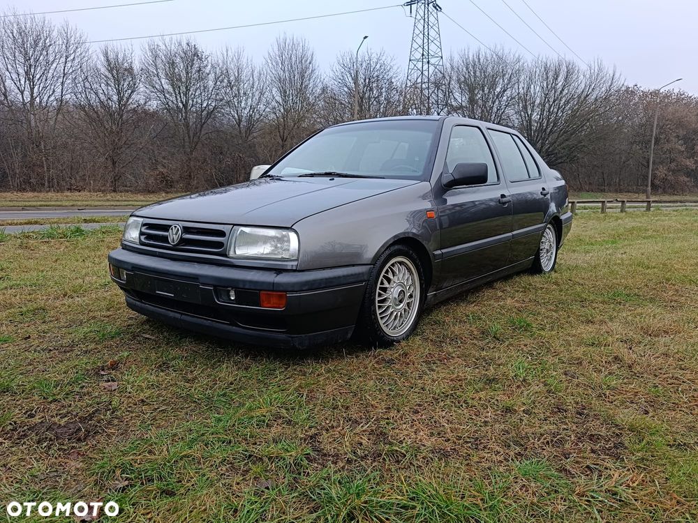 Volkswagen Vento - 1