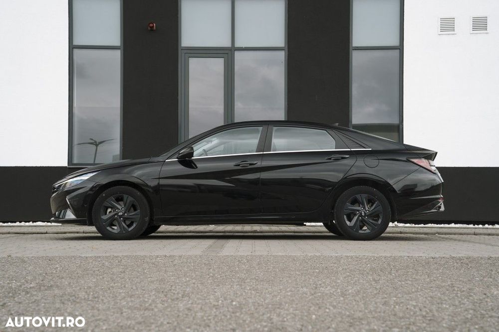 Hyundai Elantra - 7