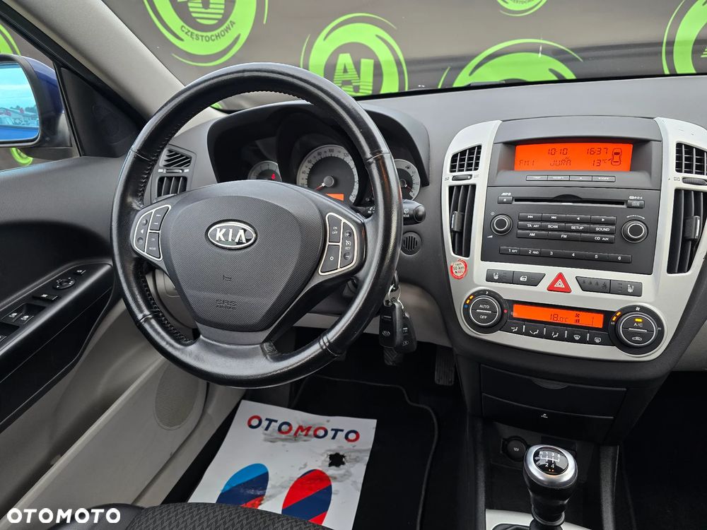 Kia Ceed - 8