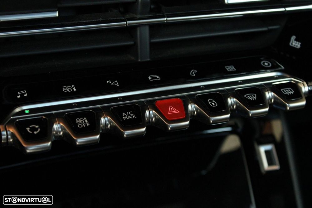 Peugeot e-2008 GT Pack - 30