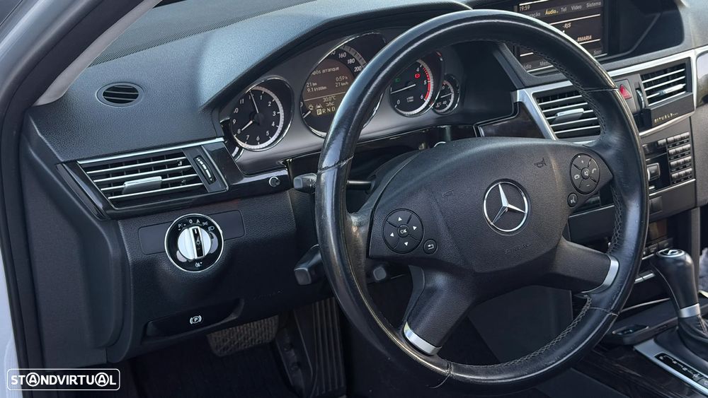 Mercedes-Benz E 220 CDI Avantgarde BlueEfficiency Auto. - 27