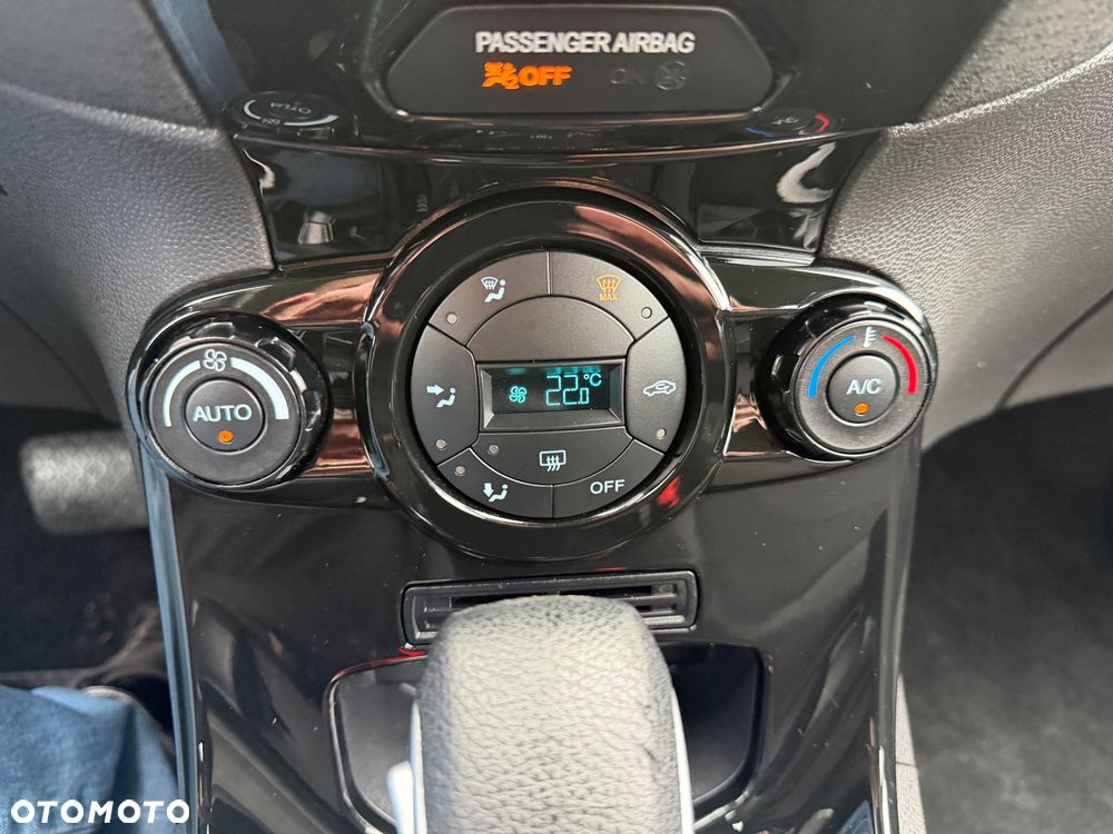 Ford Fiesta 1.0 EcoBoost Powershift Titanium - 23