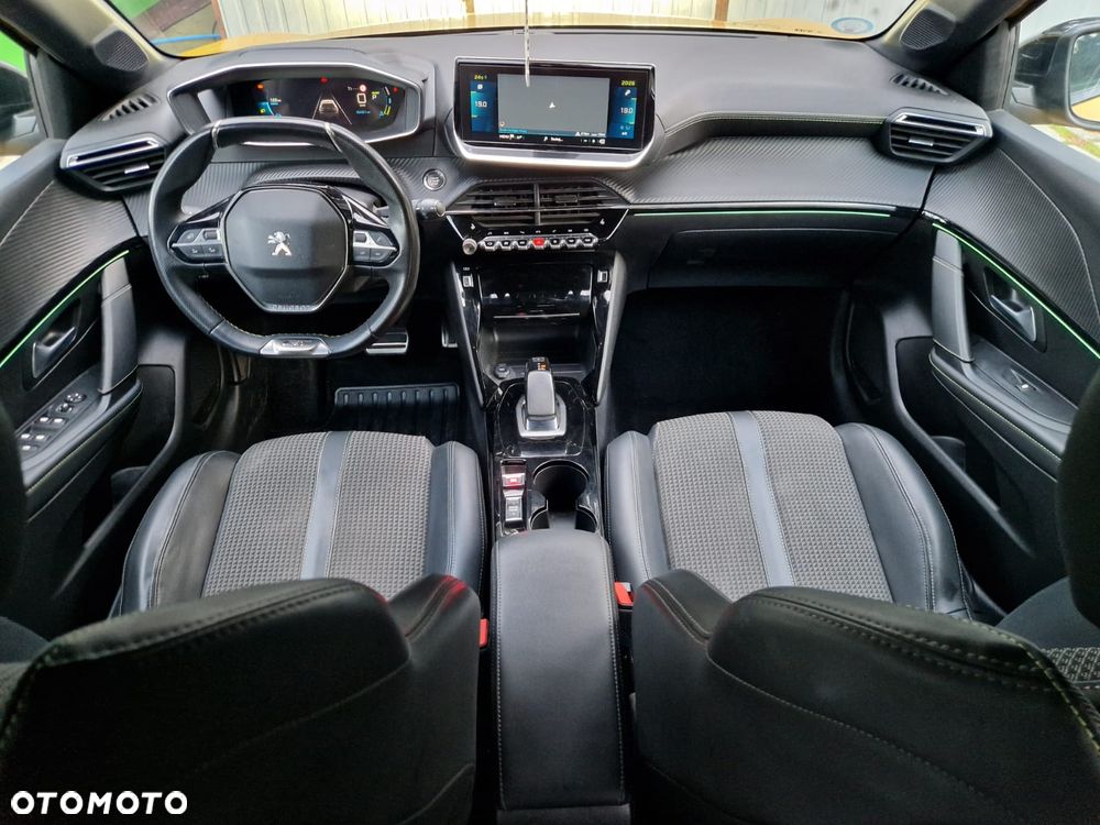 Peugeot 208 - 13