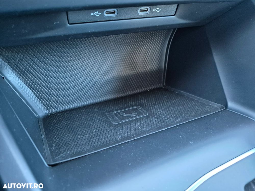 Volkswagen Golf 1.0 eTSI DSG MHEV Life - 29