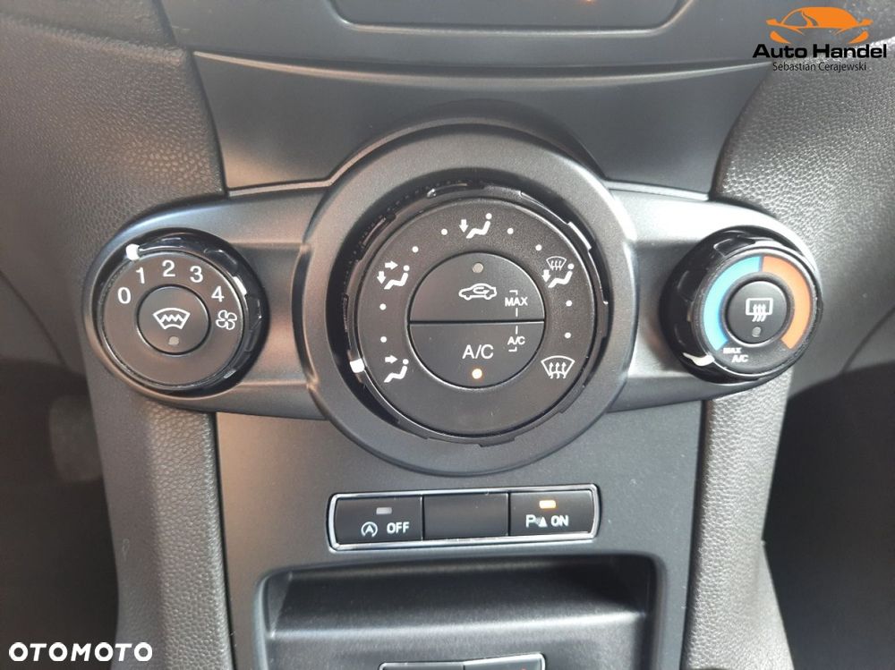 Ford Fiesta 1.0 EcoBoost Titanium - 19