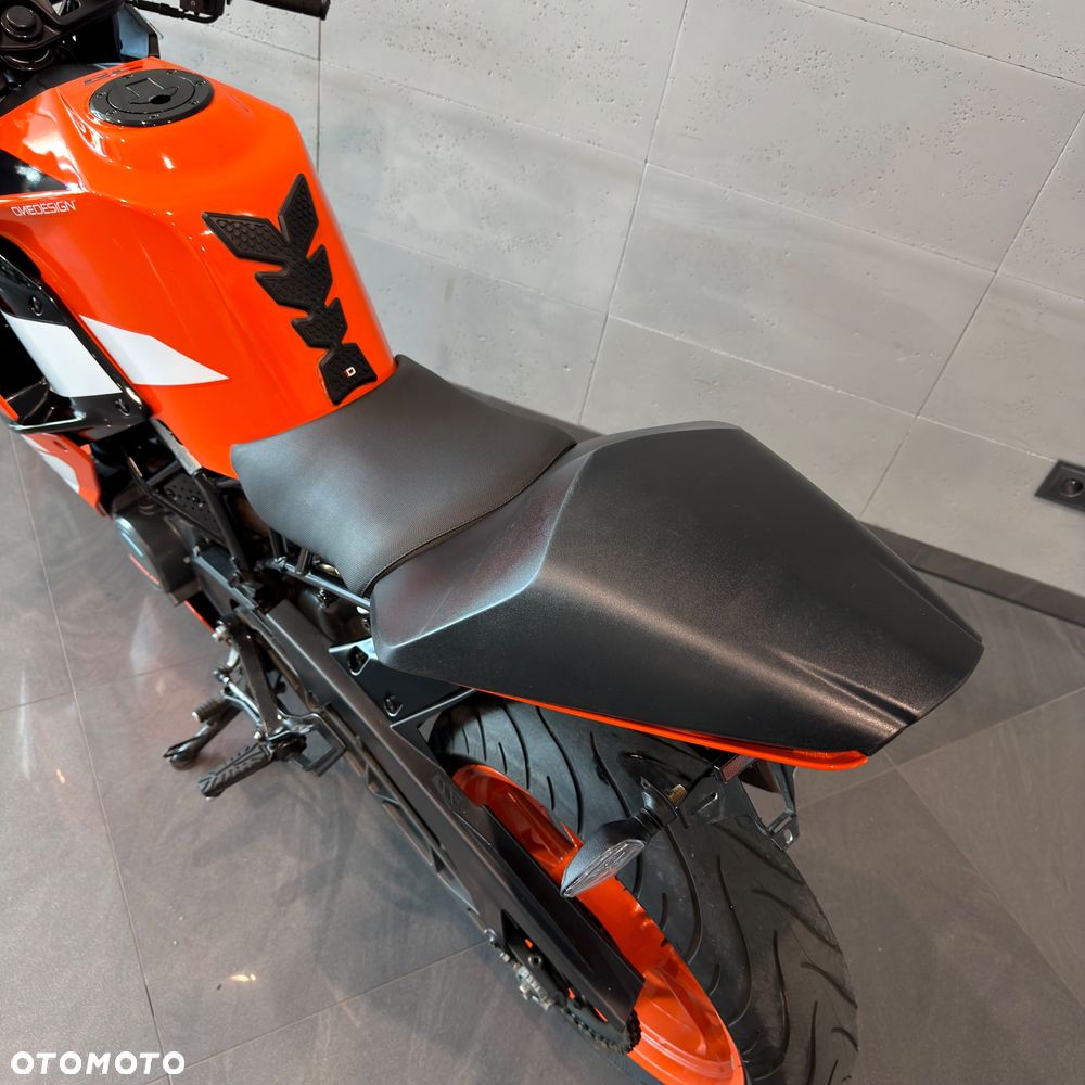 KTM RC 125 - 12