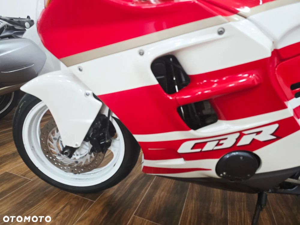 Honda CBR - 8