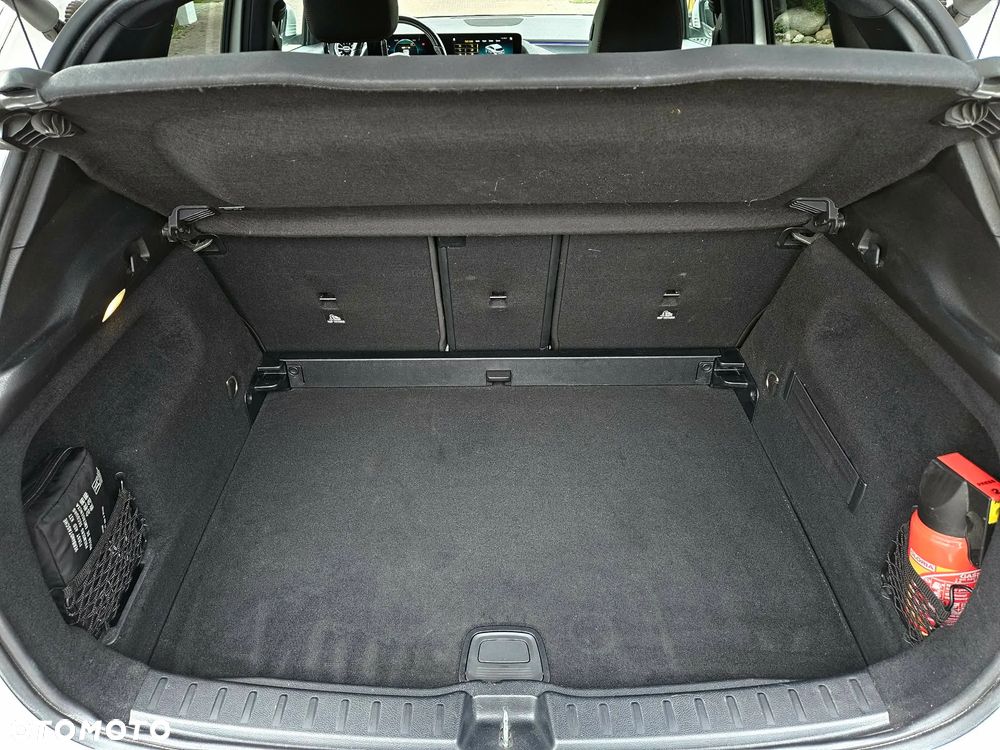 Mercedes-Benz GLA 180 AMG Line - 14