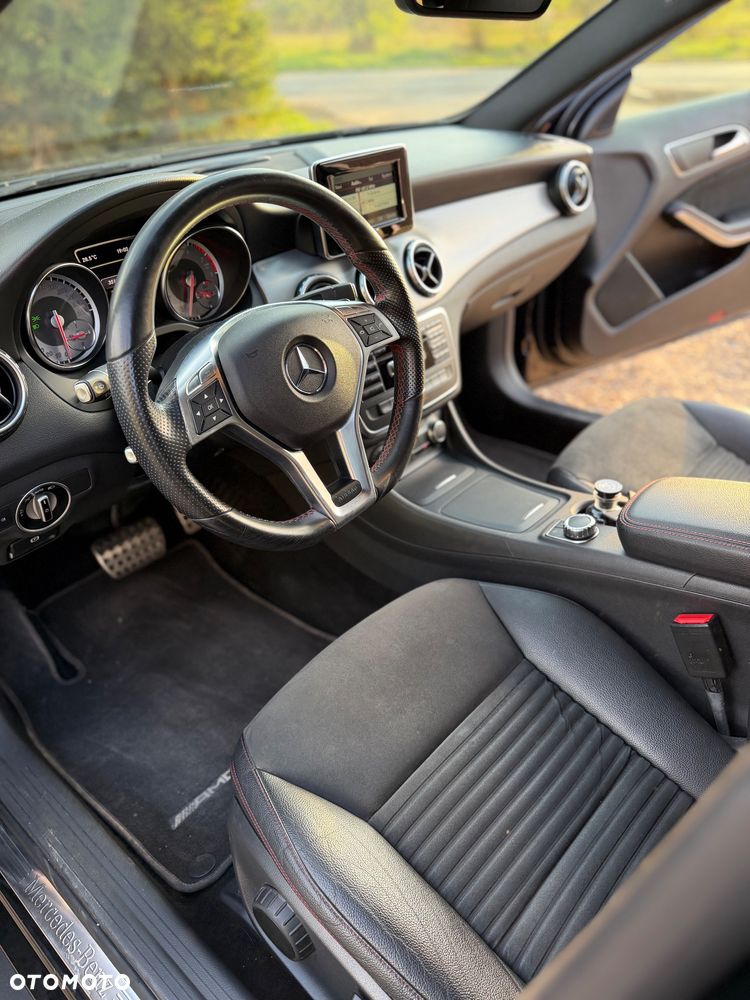 Mercedes-Benz GLA 250 4-Matic - 10