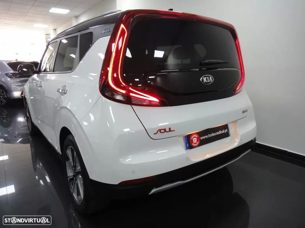 Kia e-Soul 64kWh - 12
