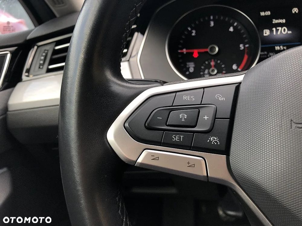 Volkswagen Passat Variant 2.0 TDI EVO Business - 20