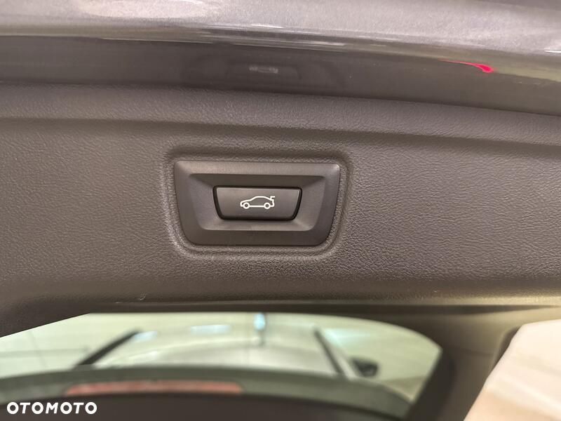 BMW Seria 3 320i Sport Line - 22
