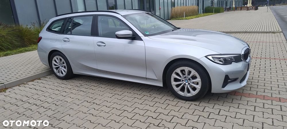 BMW Seria 3 318d - 12