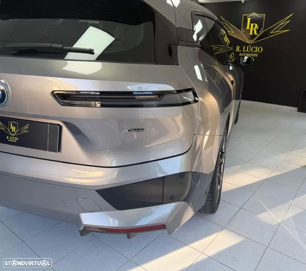 BMW iX xDrive 40 Pack Desportivo - 16