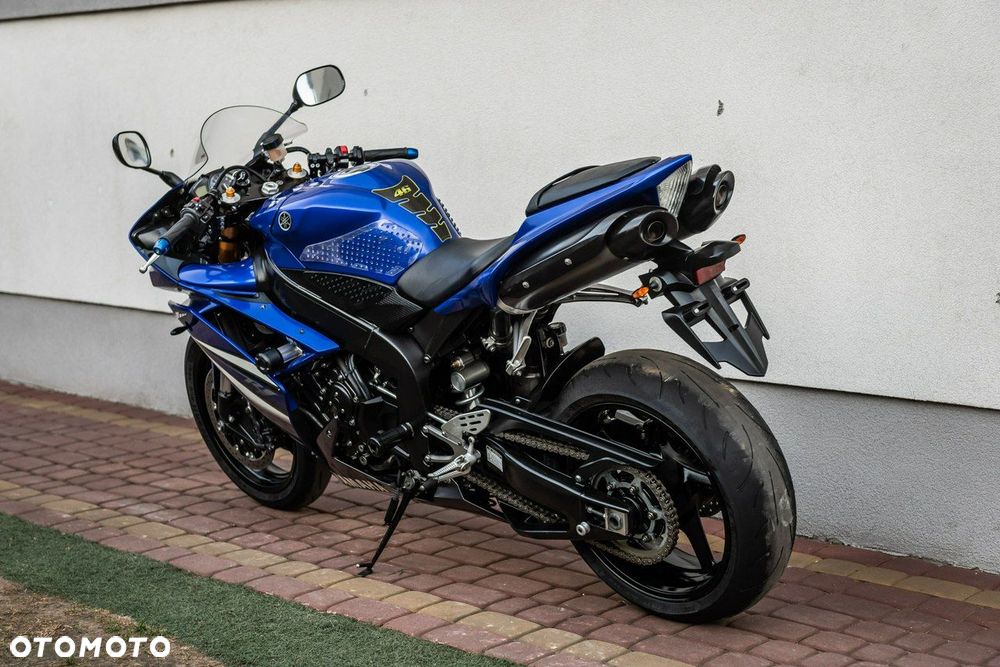 Yamaha R1 - 5