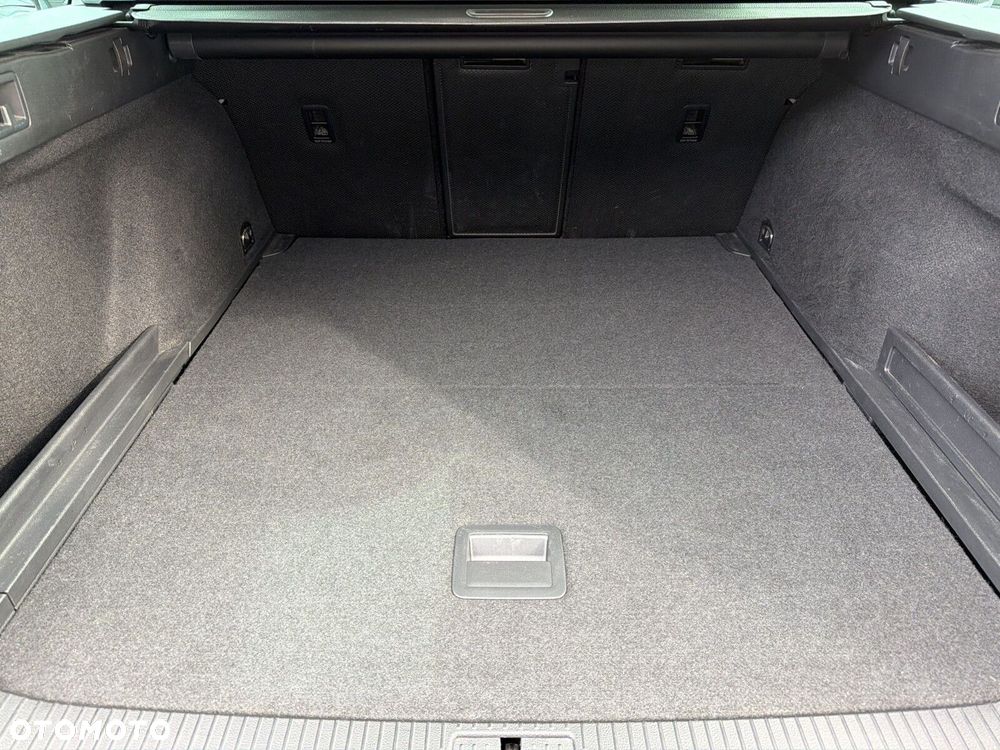 Volkswagen Passat - 18