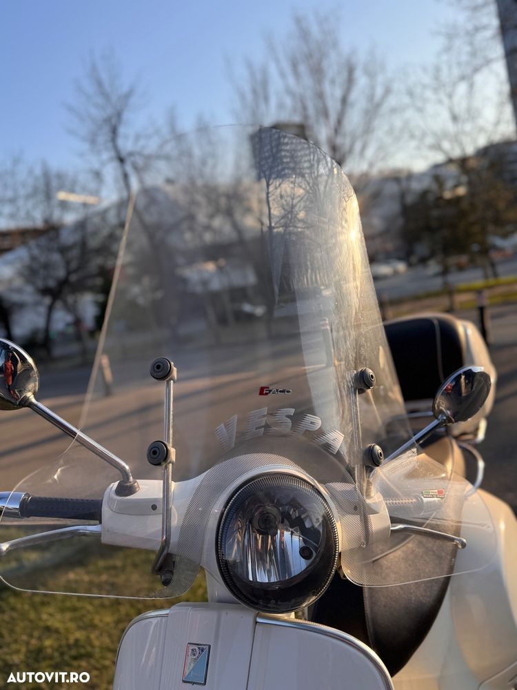 Vespa GTS 300 IE - 16