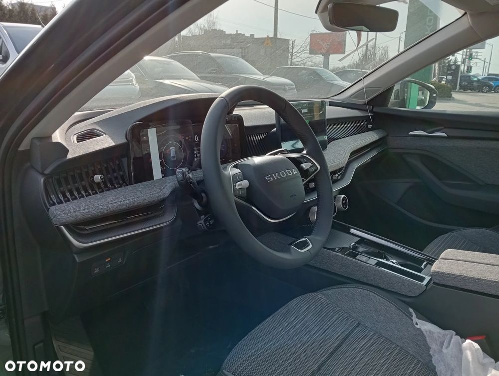 Skoda Superb 2.0 TDI SCR 4x4 Edition 130 DSG - 4