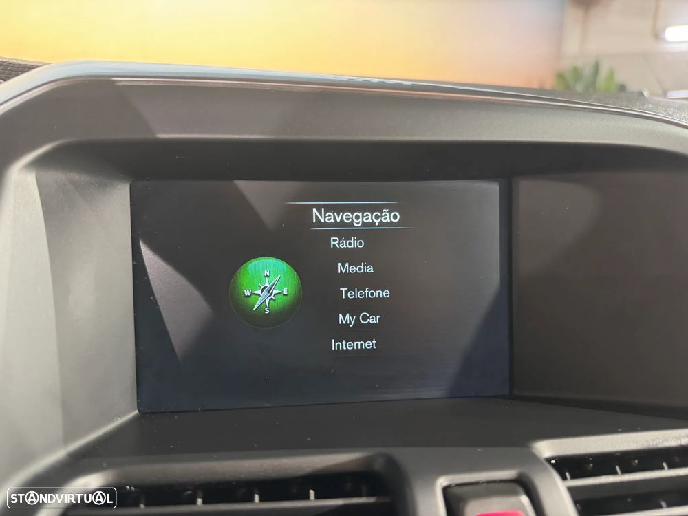 Volvo XC 60 2.0 D4 Momentum - 33