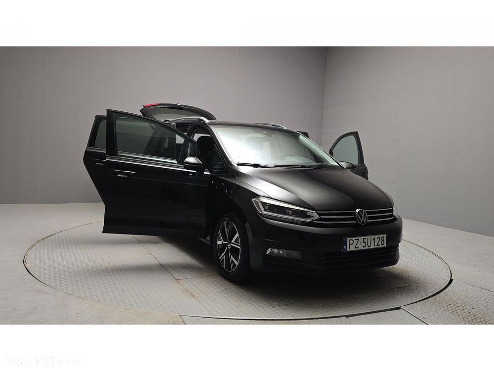 Volkswagen Touran - 12