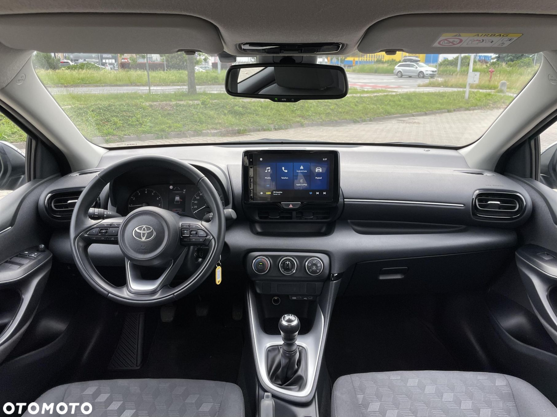 Toyota Yaris 1.5 Comfort - 11