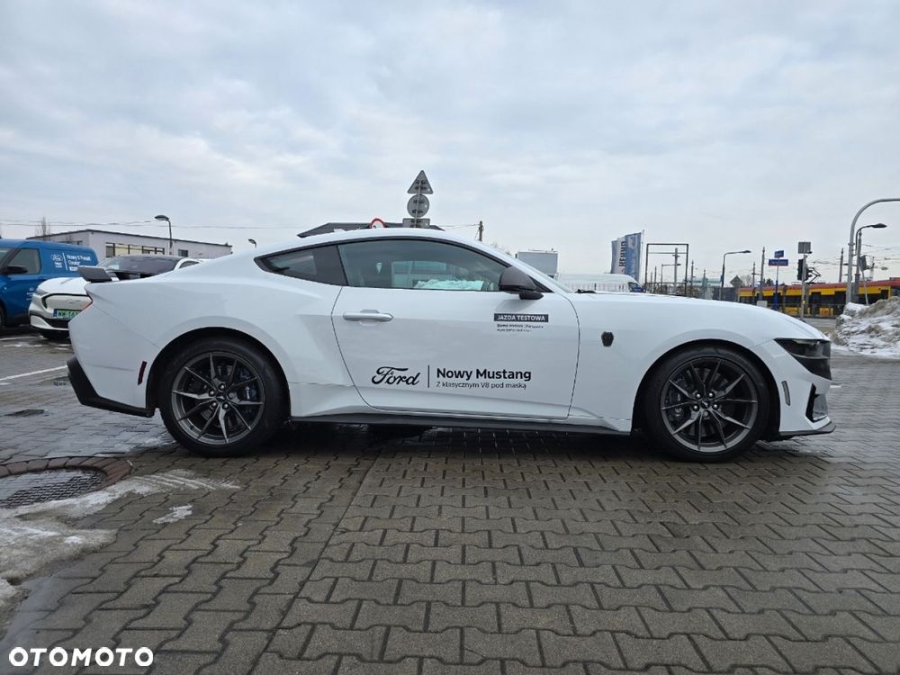 Ford Mustang - 6